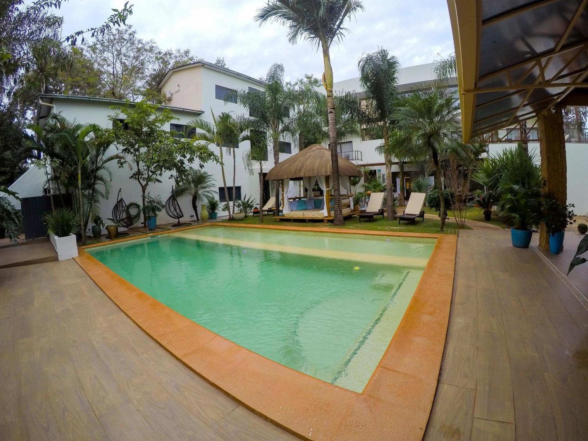 Dos Lunas Aparthotel Dr Juan Eulogio Estigarribia Exterior photo